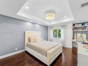 2567 Montclaire Cir, Weston FL 33327