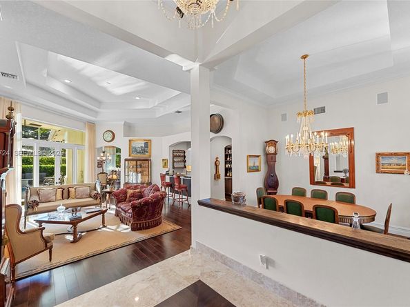 2567 Montclaire Cir, Weston FL 33327