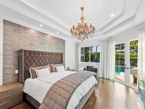 2567 Montclaire Cir, Weston FL 33327