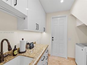 2567 Montclaire Cir, Weston FL 33327