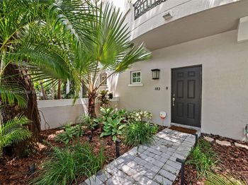 261 Navarre Ave