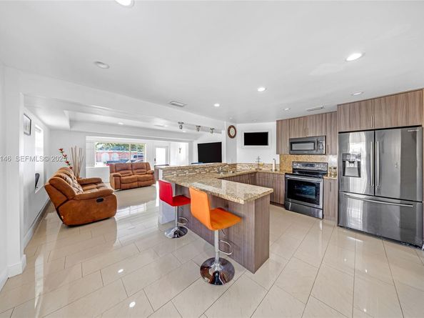 4660 E 4th Ave, Hialeah FL 33013