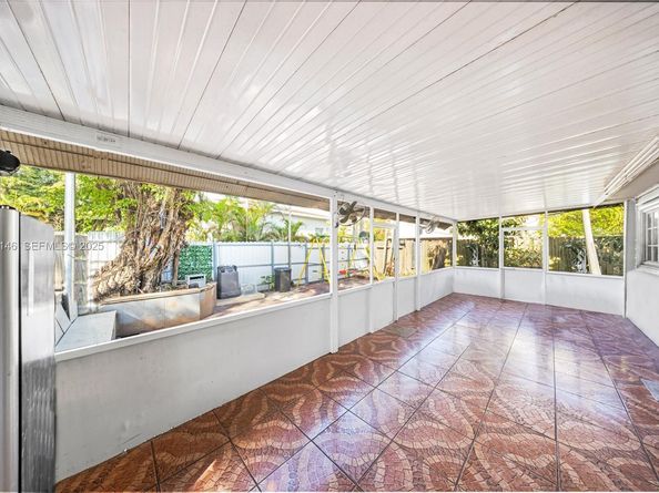 4660 E 4th Ave, Hialeah FL 33013