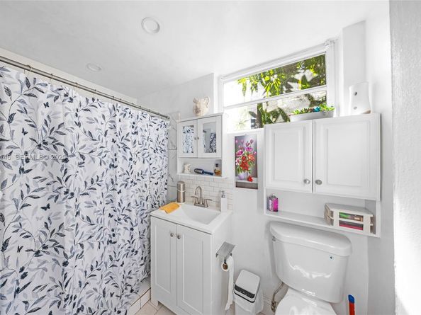 4660 E 4th Ave, Hialeah FL 33013