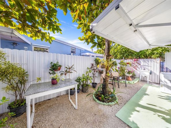 4660 E 4th Ave, Hialeah FL 33013