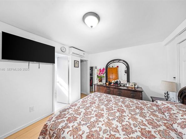 4660 E 4th Ave, Hialeah FL 33013