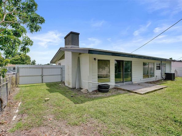 19620 NW 6th court, Miami Gardens FL 33169