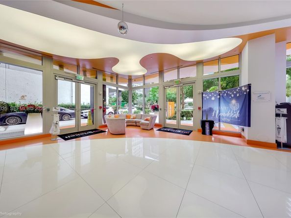 31 SE 6th St 2506, Miami FL 33131