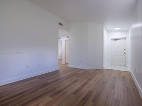 990 NE 33rd Ter 201, Homestead FL 33033