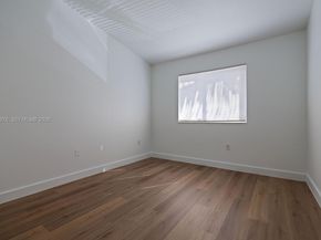 990 NE 33rd Ter 201, Homestead FL 33033