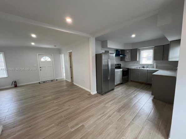 Undisclosed Address #A12026920, Miami FL 33125