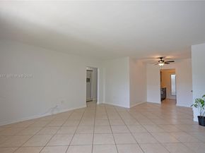 2250 Bay Dr 4, Miami Beach FL 33141