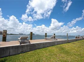 2250 Bay Dr 4, Miami Beach FL 33141