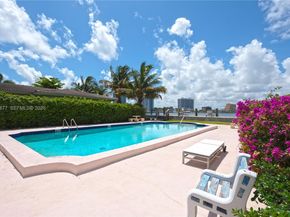 2250 Bay Dr 4, Miami Beach FL 33141