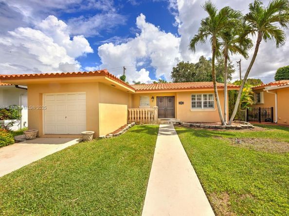 825 El Rado St, Coral Gables FL 33134