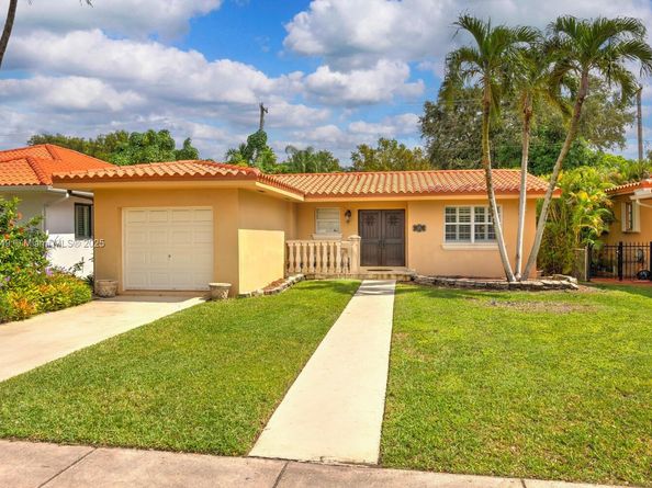 825 El Rado St, Coral Gables FL 33134