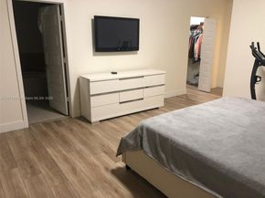 8045 NW 105th Ct, Doral FL 33178