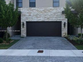 8045 NW 105th Ct, Doral FL 33178