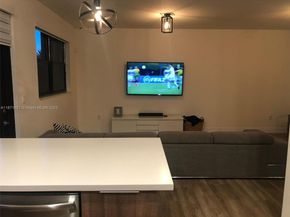 8045 NW 105th Ct, Doral FL 33178