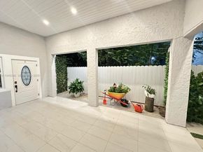 91 Glen Royal Pkwy, Miami FL 33125