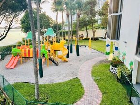 1901 Brickell Ave B2310, Miami FL 33129