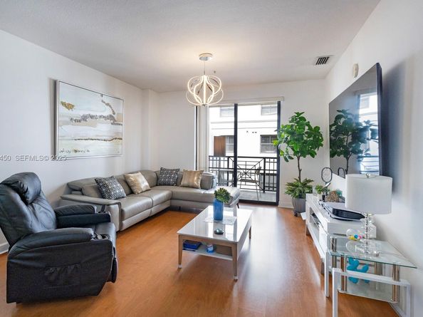 8395 SW 73rd Ave 521, Miami FL 33143