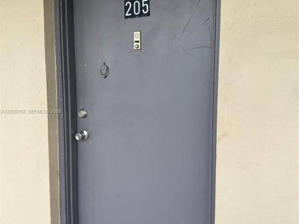 3091 NW 46th Ave 205C, Lauderdale Lakes FL 33313