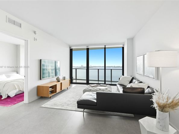 460 NE 28th St 1805, Miami FL 33137