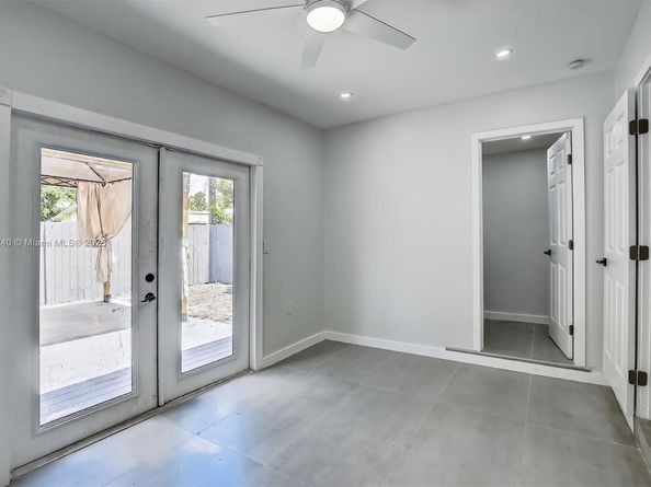 6861 NW 24th St, Sunrise FL 33313