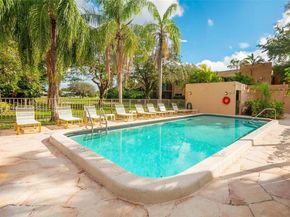 8901 N New River Canal Rd 14W, Plantation FL 33324