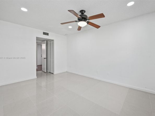 8901 N New River Canal Rd 14W, Plantation FL 33324