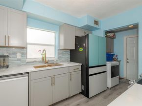 1027 NE 33rd St, Oakland Park FL 33334
