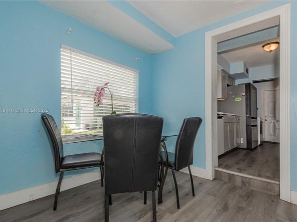 1027 NE 33rd St, Oakland Park FL 33334