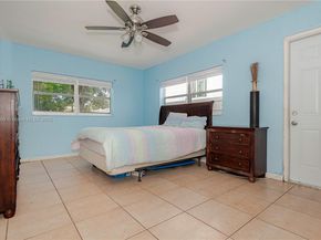 1027 NE 33rd St, Oakland Park FL 33334