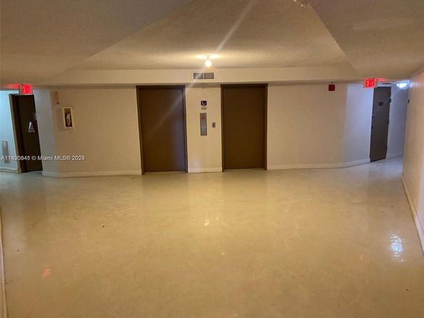 2025 NE 164th St 215, North Miami Beach FL 33162