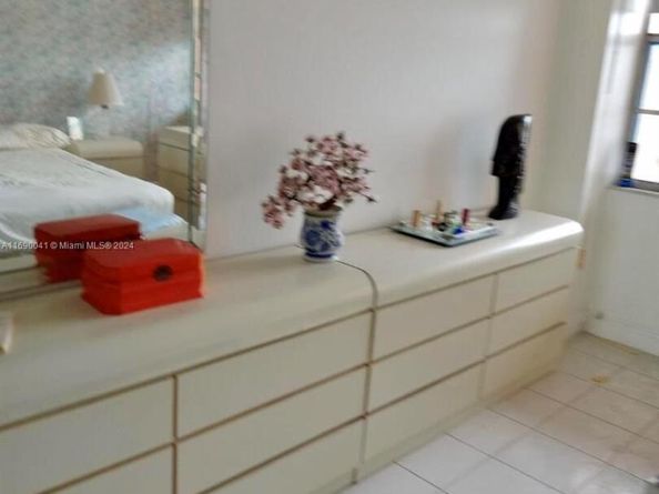 2025 NE 164th St 215, North Miami Beach FL 33162