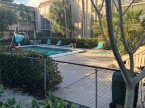 469 N Pine Island Rd B305, Plantation FL 33324