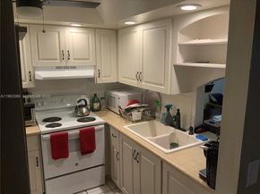 469 N Pine Island Rd B305, Plantation FL 33324