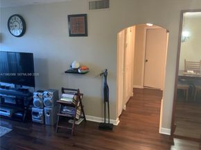 469 N Pine Island Rd B305, Plantation FL 33324