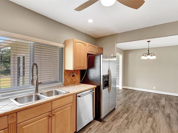 11120 NW 26th Pl, Sunrise FL 33322