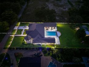 9815 SW 114th St, Miami FL 33176