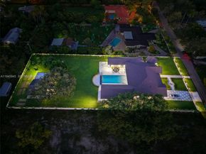9815 SW 114th St, Miami FL 33176