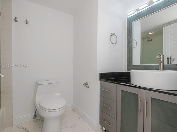 6301 Collins Ave 1107, Miami Beach FL 33141
