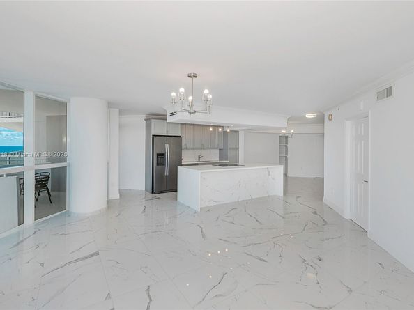 6301 Collins Ave 1107, Miami Beach FL 33141