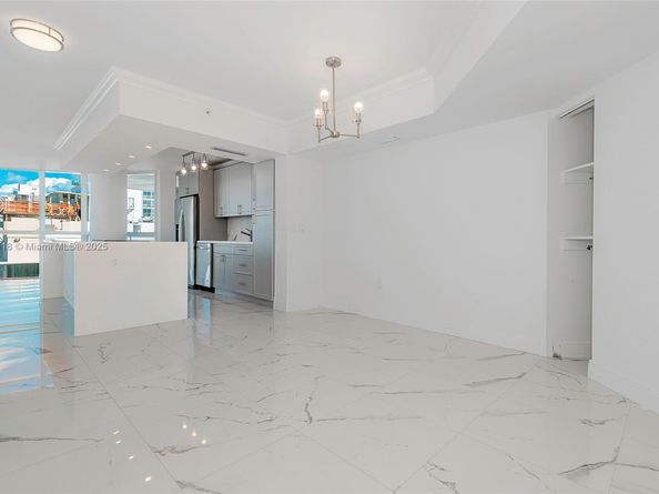 6301 Collins Ave 1107, Miami Beach FL 33141