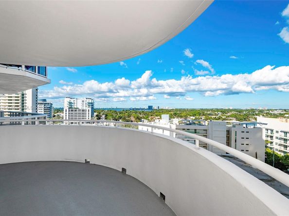 6301 Collins Ave 1107, Miami Beach FL 33141