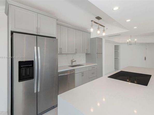6301 Collins Ave 1107, Miami Beach FL 33141