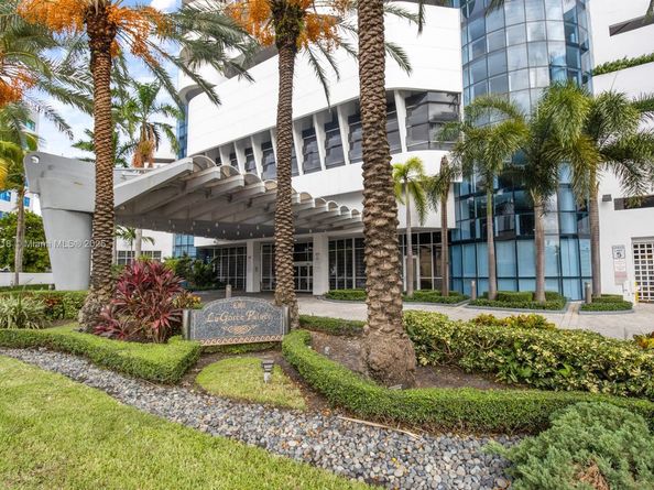 6301 Collins Ave 1107, Miami Beach FL 33141