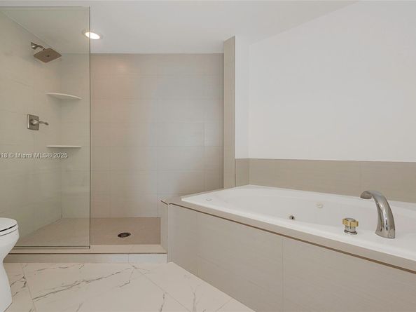 6301 Collins Ave 1107, Miami Beach FL 33141