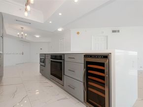 6301 Collins Ave 1107, Miami Beach FL 33141